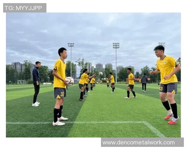 从默默无闻到闪耀绿茵坚持努力成就足球明星的奋斗之路